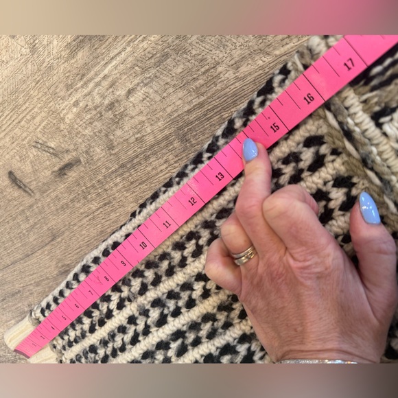 Splendid Cream and Black Turtleneck Chunky Sweater - Picture 14 of 16